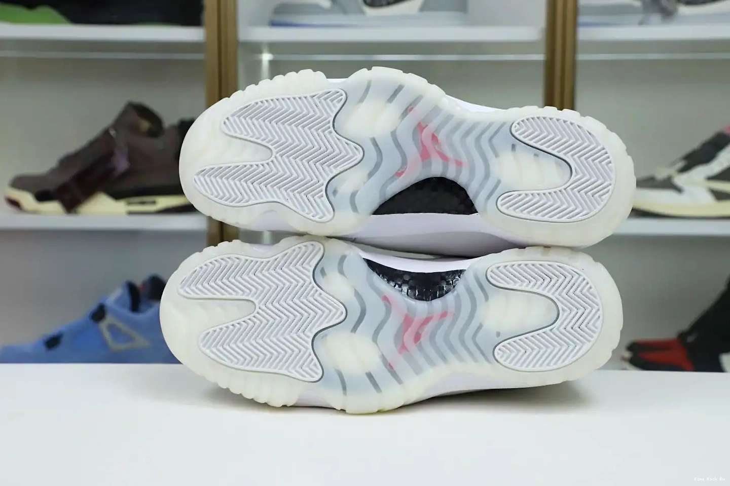 PLATINUM AIR JORDAN RETRO 11 Kimikick TINT XI 0810
